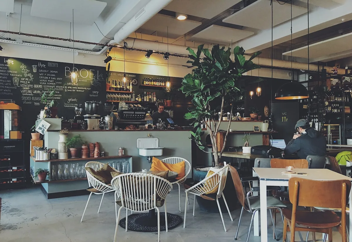 Cafés et commerces